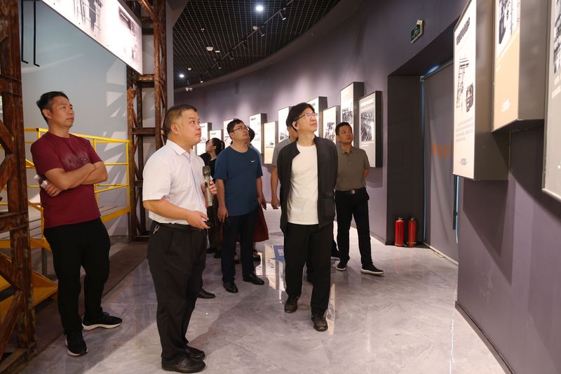 河南礦山｜新疆哈密市工信局黨組書(shū)記蔣笑陽(yáng)一行蒞臨公司調(diào)研產(chǎn)業(yè)鏈建設(shè)情況